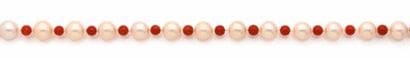 COLLIER de perles de culture intercalées...