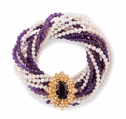 BRACELET orné de 5 rangs de perles d’améthyste...