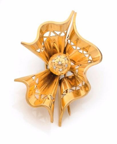 BROCHE ANNÉES 1950 en or jaune et diamants...