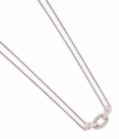 BOUCHERON COLLIER en or gris, modèle «Serpent»...
