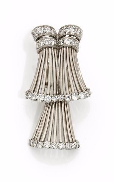 PENDENTIF CLIP en or gris, platine et diamant,...