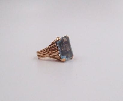 BAGUE Chevalière en or jaune, modèle chevalière...