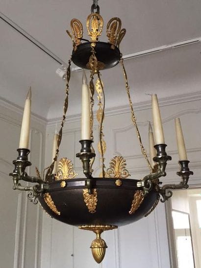 LUSTRE A L'ANTIQUE en bronze doré et tole...