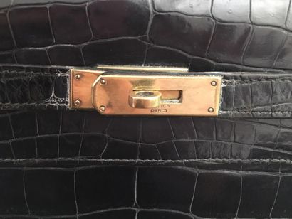HERMES PARIS Sac Kelly 32cm en crocodile...