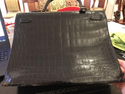 HERMES PARIS Sac Kelly 32cm en crocodile...
