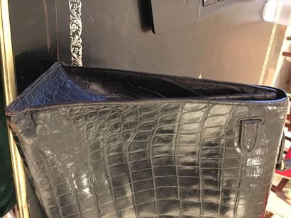 HERMES PARIS Sac Kelly 32cm en crocodile...