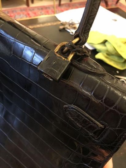 HERMES PARIS Sac Kelly 32cm en crocodile...