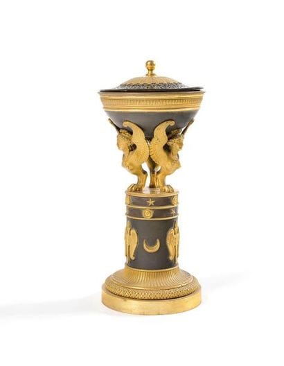 brûle-parfum en bronze à patine brune et...