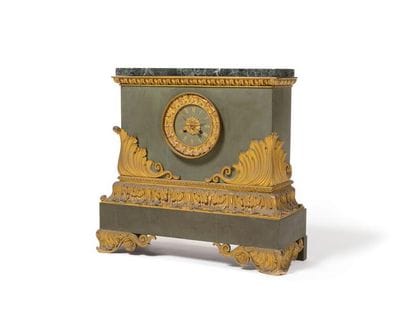 imposante pendule de forme borne et rectangulaire...
