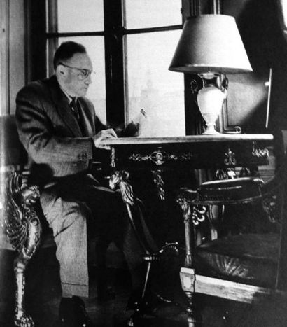 Fauteuil de bureau à dossier cintré en acajou,...
