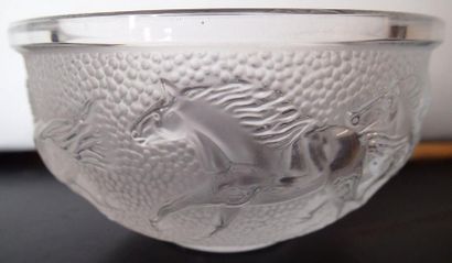 SEVRES Vide-poches en cristal taillé à fond...