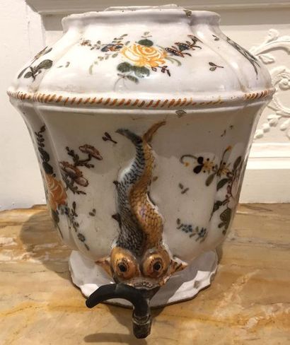 ROANNE Corps de fontaine en faience décorée...