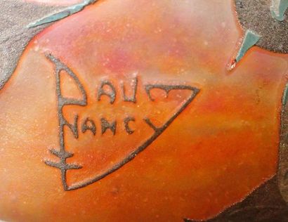 DAUM NANCY Vase de forme navette en verre...