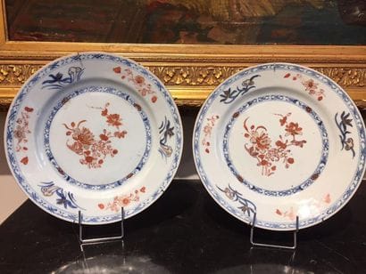 CHINE Deux assiettes en porcelaine de la...