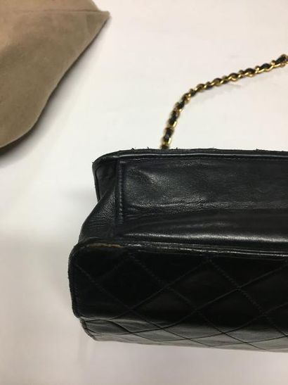 CHANEL Sac Timeless vintage 25 cm en cuir...