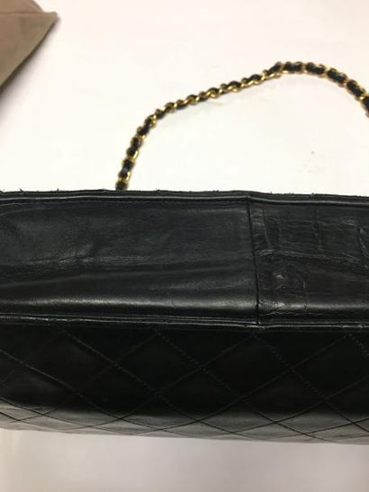 CHANEL Sac Timeless vintage 25 cm en cuir...