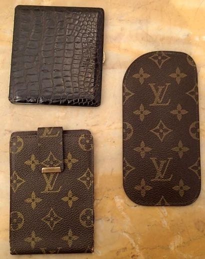 Louis VUITTON Porte-cartes en toile monogrammée...