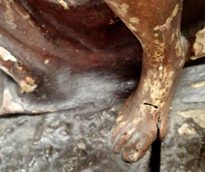 CHRIST aux liens en bois sculpté et polychromé....