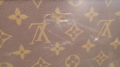 Louis VUITTON Avenue Marceau. Valise 