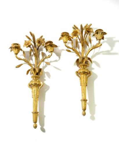 Rare PAIRE D'APPLIQUES en bronze doré et...