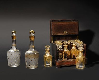 CAVE A LIQUEURS en placage de palissandre,...
