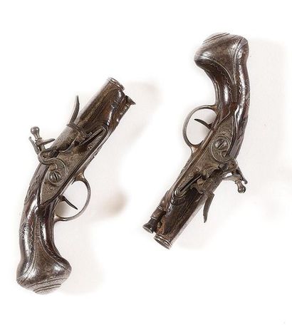 PAIRE DE PETITS PISTOLETS D’OFFICIER DE CARROSSE...