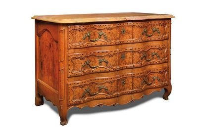 COMMODE de forme mouvementée en bois de fruitier...