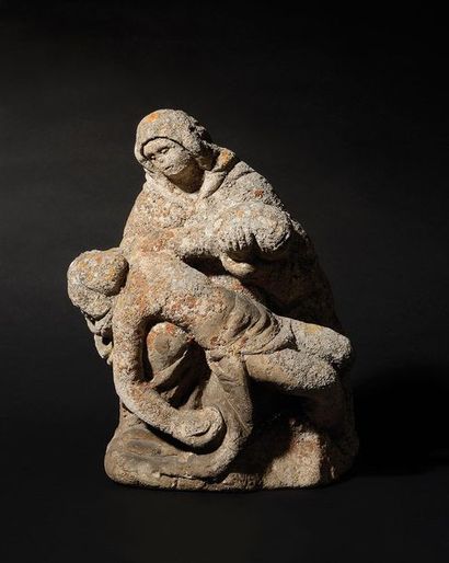 VIERGE DE PITIE en pierre calcaire sculptée....
