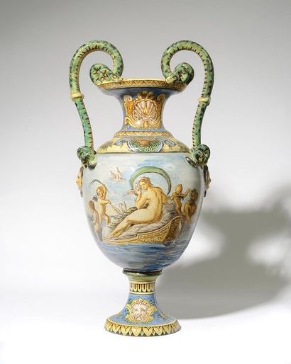 URBINO, dans le goût Paire de vases de forme...