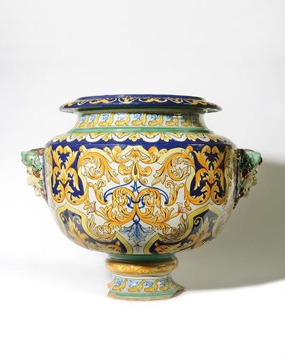RENAISSANCE, dans le goût de la Grand vase...
