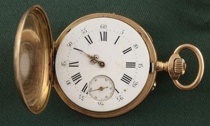 MONTRE SAVONETTE

Boîtier rond en or jaune...