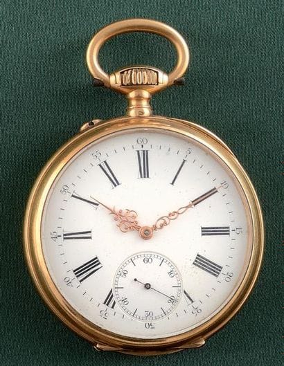 MONTRE DE POCHE

Boîtier rond en or jaune...