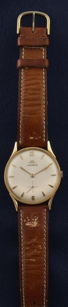 Movado

Vers 1950

Montre de ville

en or...