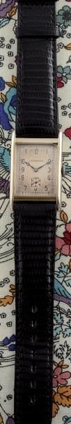 Longines

Vers 1940

Montre de style Art...