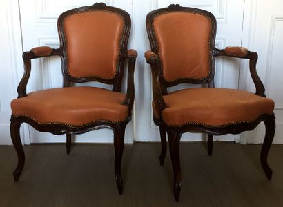 Suite de QUATRE FAUTEUILS cabriolets en bois...