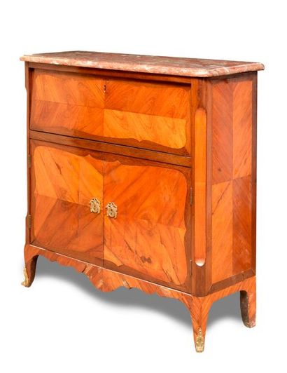 SECRETAIRE en bois de placage et marqueterie...