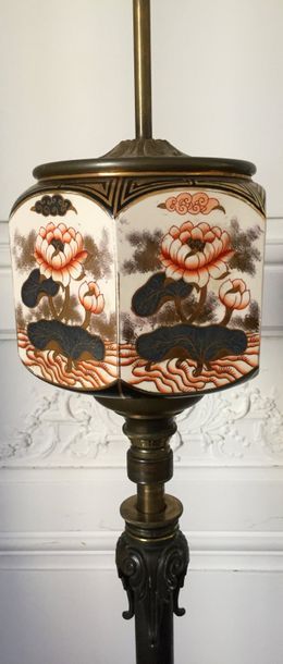 JAPON-IMARI (dans le gout de) Lampadaire...