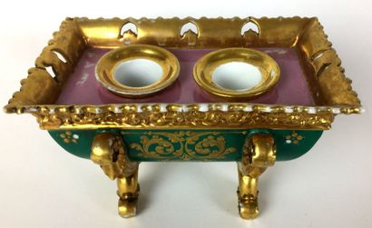 JACOB PETIT. Encrier en porcelaine de Paris...
