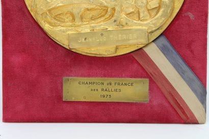 Plaque : « Champion de France des Rallyes...