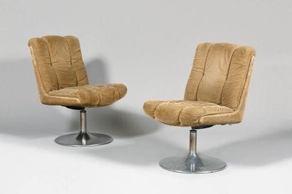 TRAVAIL DES ANNEES 1960 Paire de chaises...