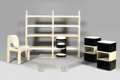 TRAVAIL DES ANNEES 1960 Table basse en lames...