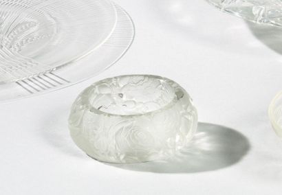 RENE LALIQUE (1860-1945) Dinard ou Roses,...