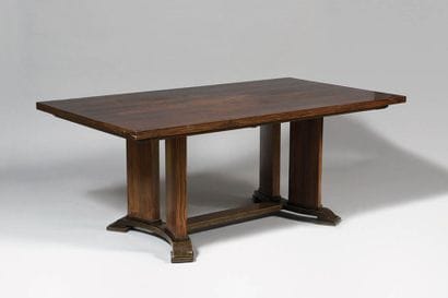 MAISON LELEU Grande table en placage d’ébène...