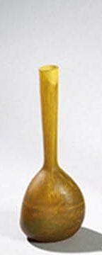 DELATTE NANCY Petit vase soliflore en verre...