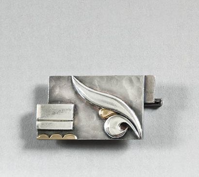 JEAN DESPRÉS (1889-1980) Broche en argent...