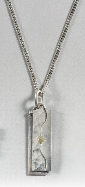 JEAN DESPRÉS (1889-1980) Pendentif rectangulaire...