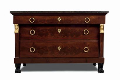 
COMMODE de forme rectangulaire en acajou...