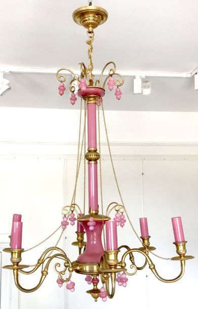 LUSTRE en opaline rose et bronze doré à six...
