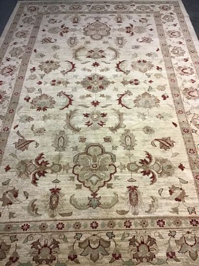 Tapis CHOBI. Agra. (Indes ) Vers 1985 Velours...