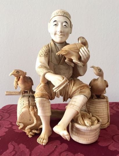 JAPON-ECOLE DE KYOTO Statuette en ivoire...